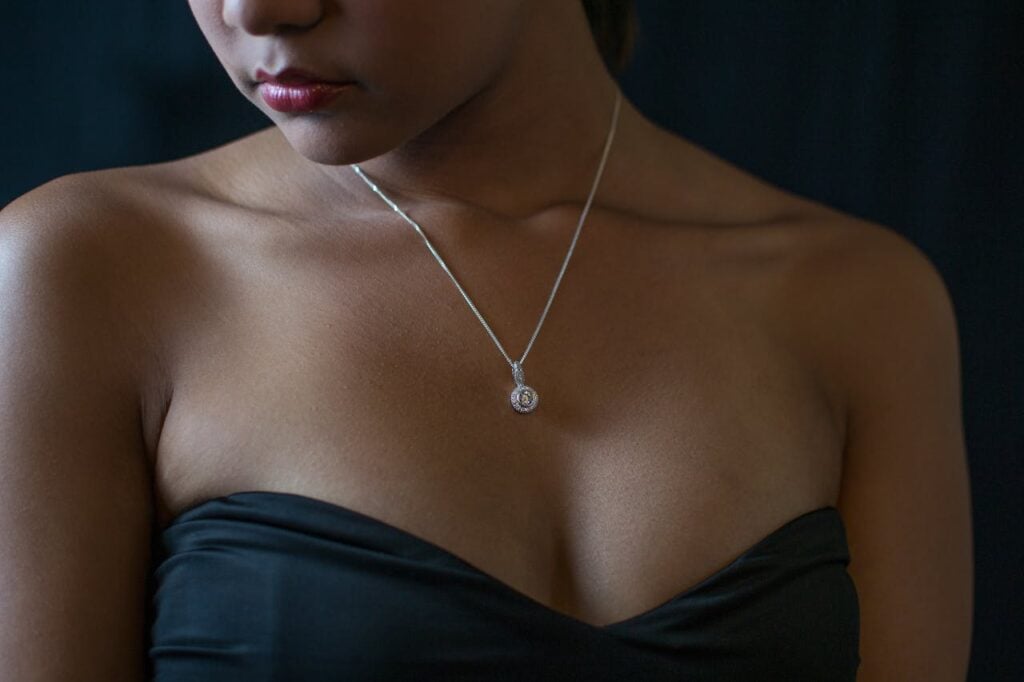 lady black dress jewellery dress 39648.jpeg